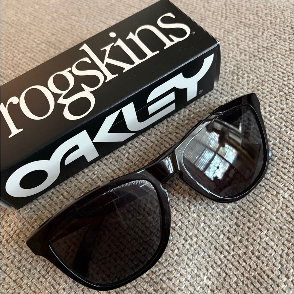 Oakley Frogskins Polished Black Sunglasses - Gem